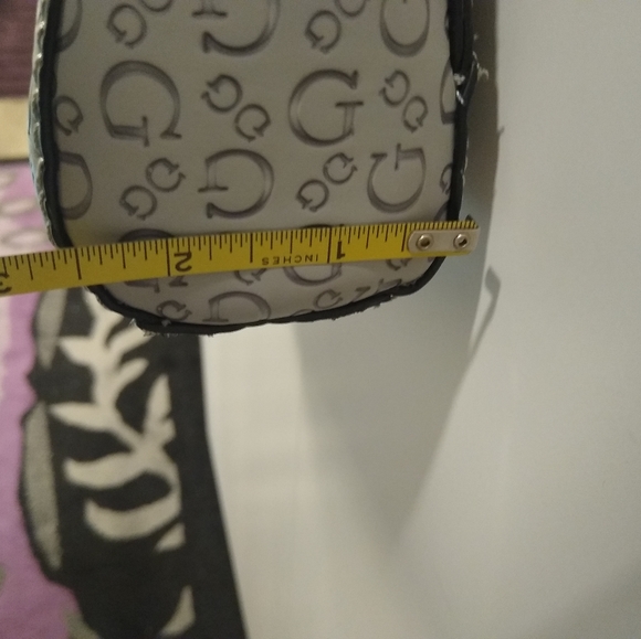 New Guess Shoulder Crossbody Purse, 8" H by 11" Length - Picture 11 of 14